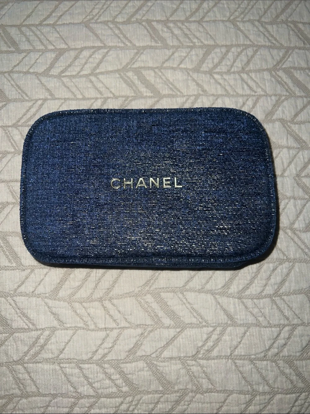 CHANEL Xmas Holiday Gift Set 2023 Cosmetic Pouch bag